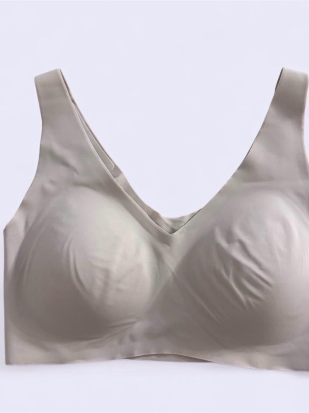 Uniqlo Seamless V-Neck Bra in Light Beige
